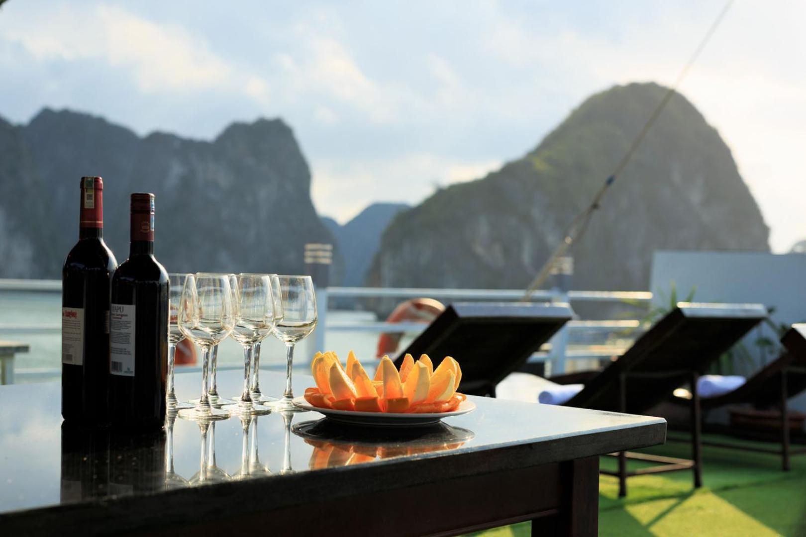 Cozy Bay Classic Cruise Ha Long Exteriér fotografie