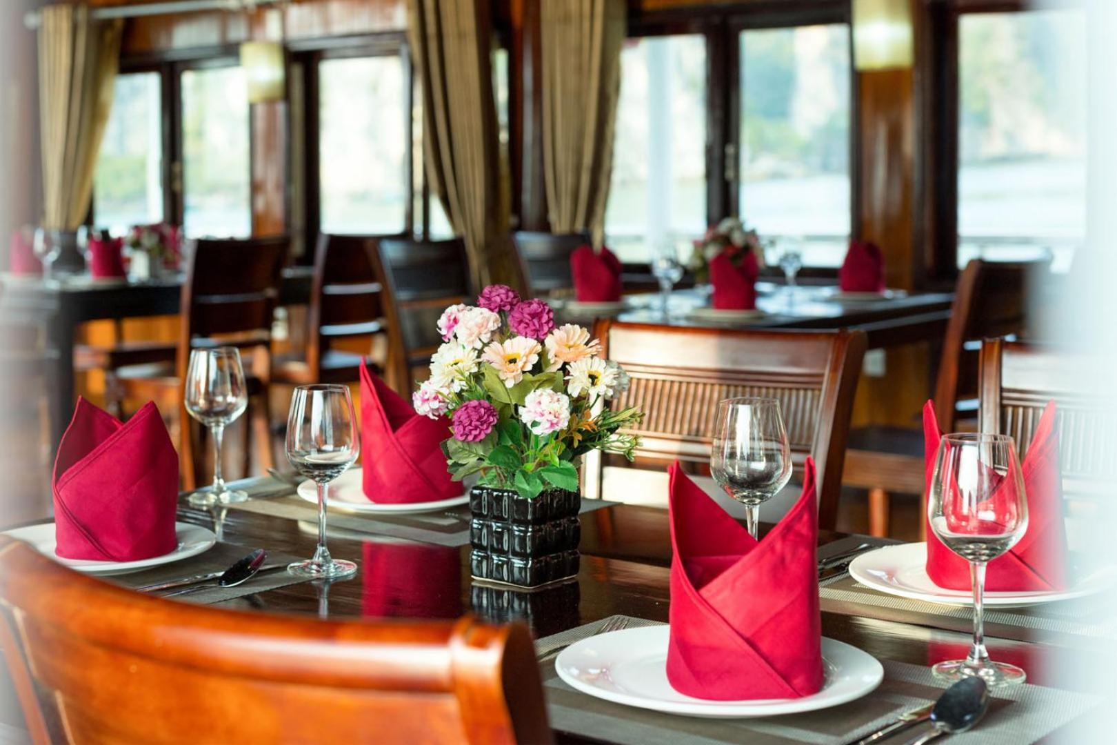 Cozy Bay Classic Cruise Ha Long Exteriér fotografie